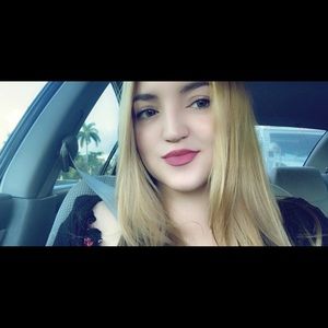 Meet your Posher, Mariela